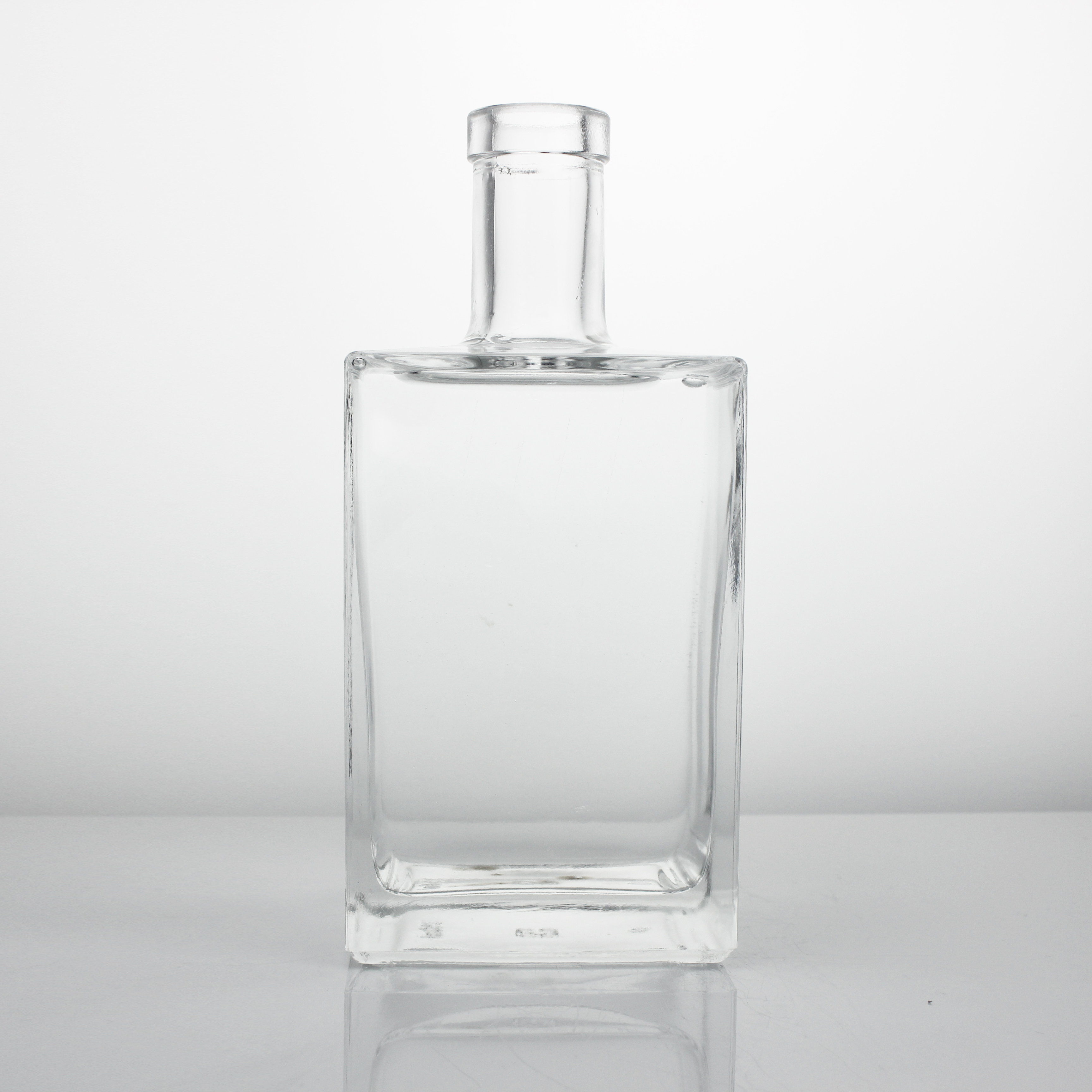 Empty Wholesale Cube 750Ml Bottle Glass Vodka Cork Top
